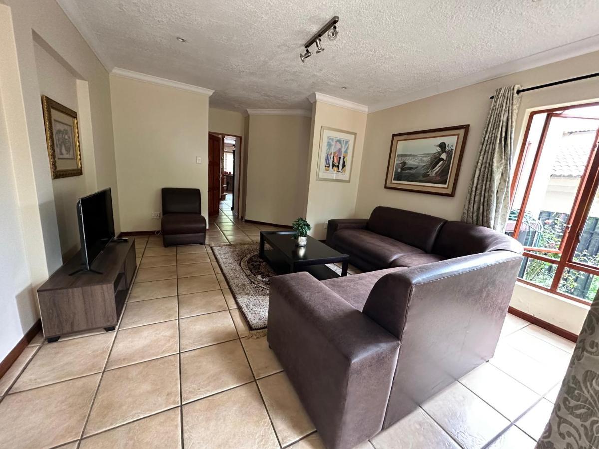 37 On Eagles Hotel Hartbeespoort Exterior foto